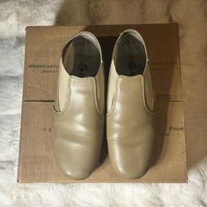 🔥5/$55 TAN JAZZ SHOES